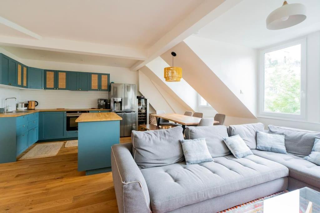 Modern Loft With Terrace In Parijs