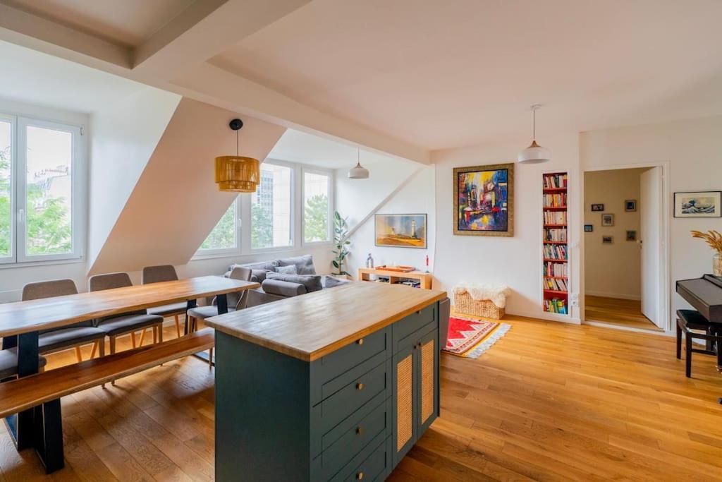 Appartement Modern Loft With Terrace In *