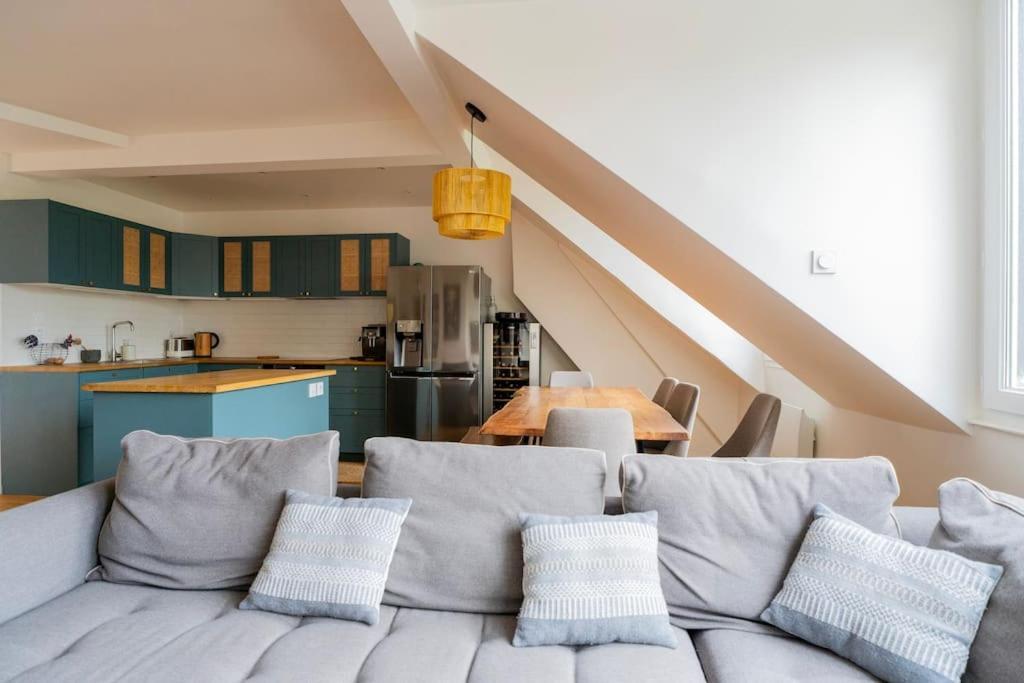 Modern Loft With Terrace In Parijs